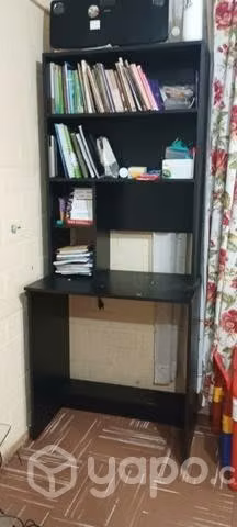 Escritorio y librero