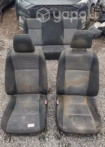 Juego Asientos Detalle (TYF057) Toyota Hilux Revo - Imagen 4