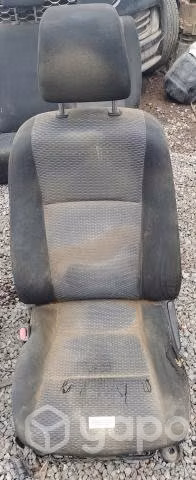Juego Asientos Detalle (TYF057) Toyota Hilux Revo - Imagen 2