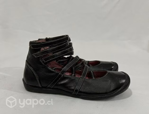 Zapato Escolar de Cuero Marca Colloky N*33 Negro