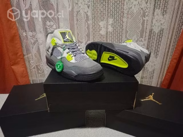 Jordan Retro 4 Neon Talla 41,5 - 42