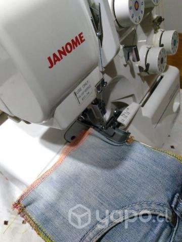 Maquina overlock - Imagen 3