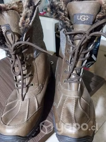 Botines UGG numero 41 , interior lana de oveja