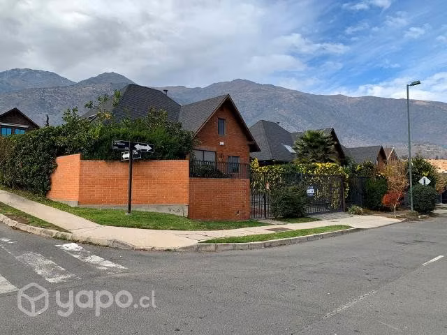 Hermosa casa condominio en Peñalolen