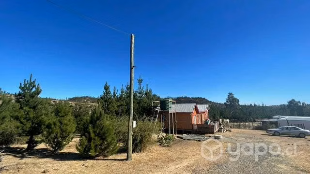 Parcela con casa agua y luz - Imagen 2