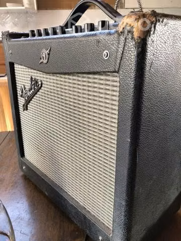 Amplificador guitarra electrica FenderMustang I v2