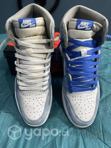 Jordan 1 Hyper Royale