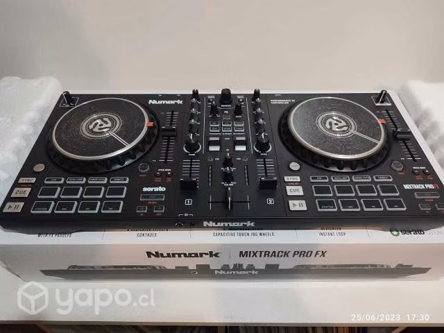 Controlador numark mixtrack pro nuevo