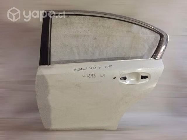 Puerta trasera LH Subaru Legacy 2012