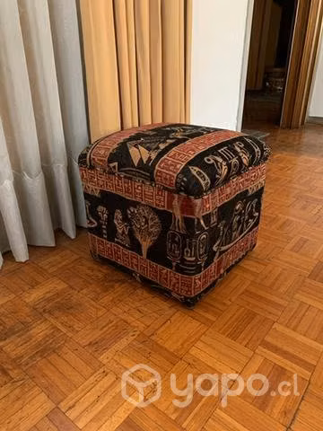 Piso tapizado en gobelino egipcio . Muy buen estad