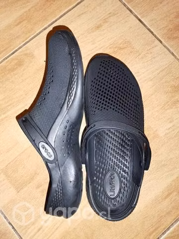 Zueco crocs lite ride 360 black, nuevos !!