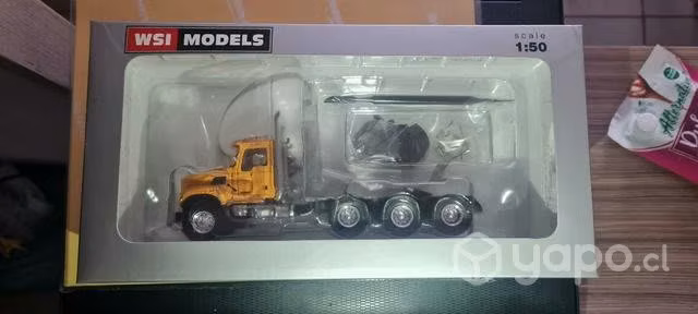 WSI Models - Mack Granite 8x4 escala 1:50