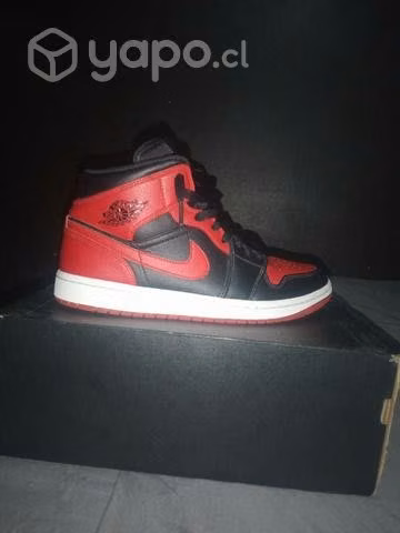 Jordan retro 1 red and black