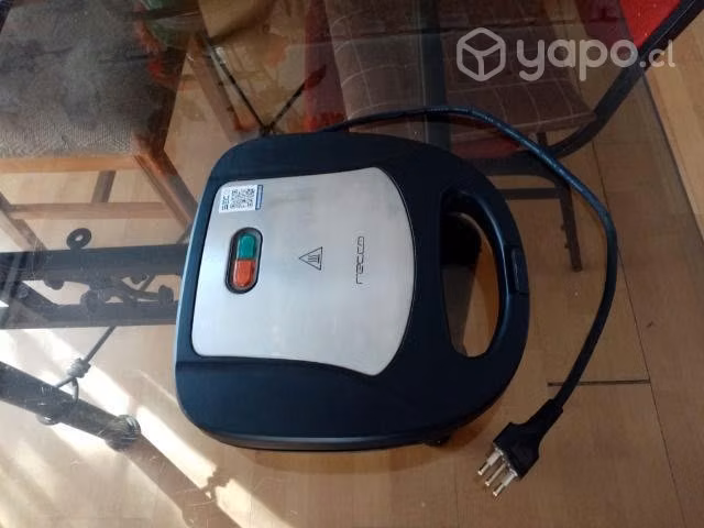 Sanguchera marca Recco