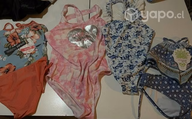 Lote de ropa nueva con y sin etiqueta