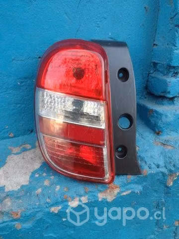 Foco trasero izq Nissan march 2011-2014