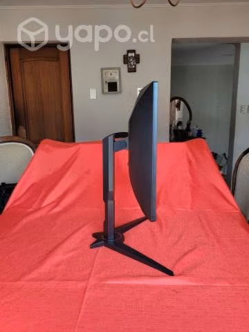 Monitor gamer AOC 1080p 144hz VA Freesync usado