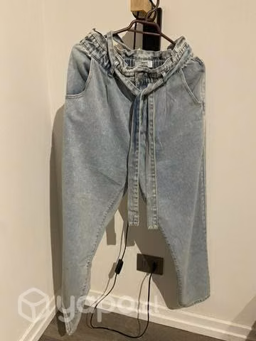 Jeans Moms