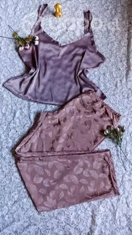 Pijama seda estampada