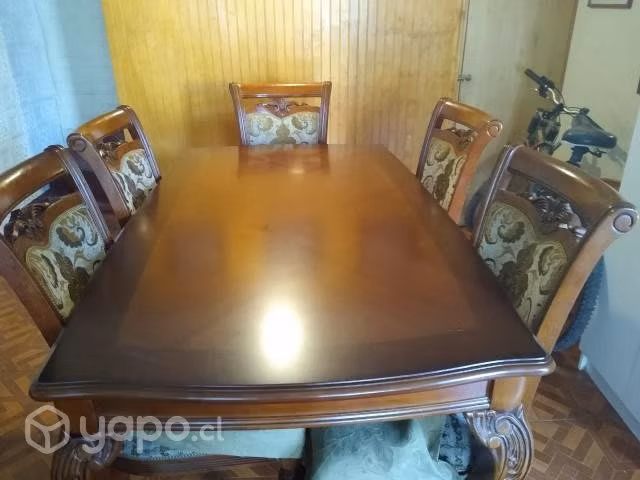 Hermoso comedor muy poco uso