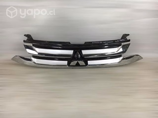 Máscara Mitsubishi outlander 2016-2019