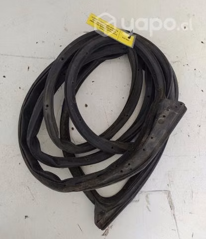 Goma Contorno Pta del izq (MBC056) Mazda BT50 2019