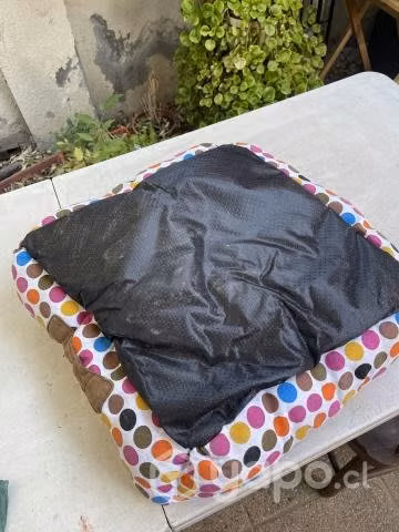 Cama para mascota, 45cm. casi nueva