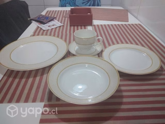 Fina loza blanca con dorado - Imagen 2