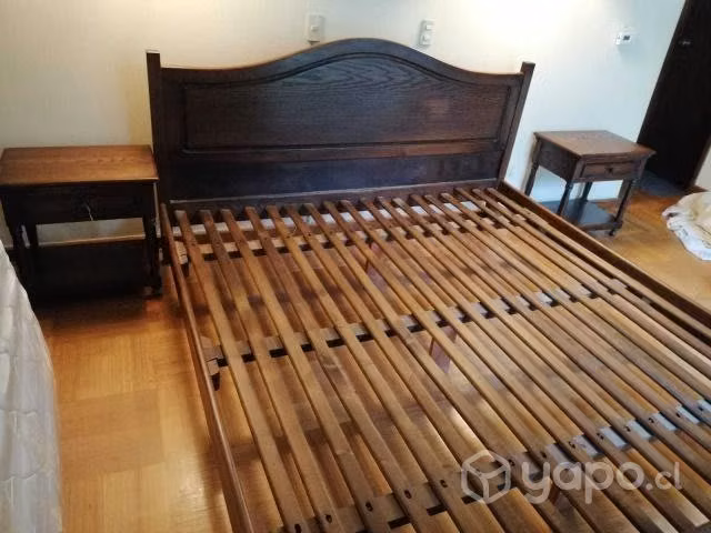 Cama King Sólida con veladores