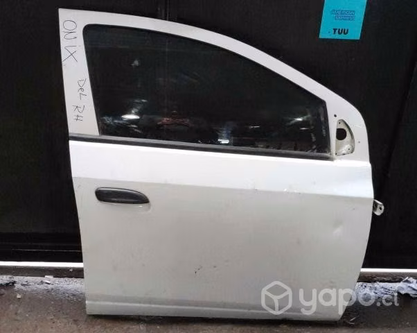 Puerta delantera derecha chevrolet onix