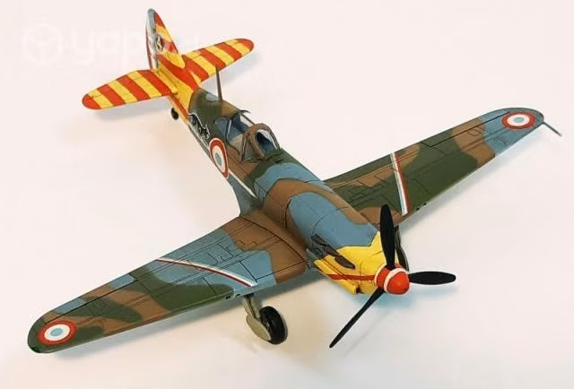 Maqueta armable avión francés Dewoitine 520, 1/72