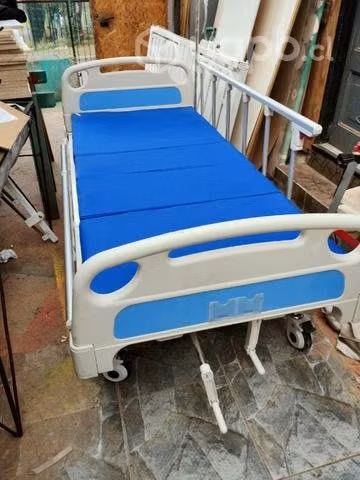 Cama clinica