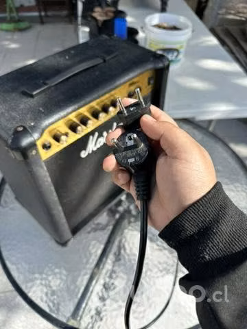 Amplificador Marshall mg15CD