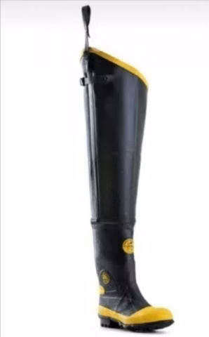 bota larga marca bata sin uso talla 42