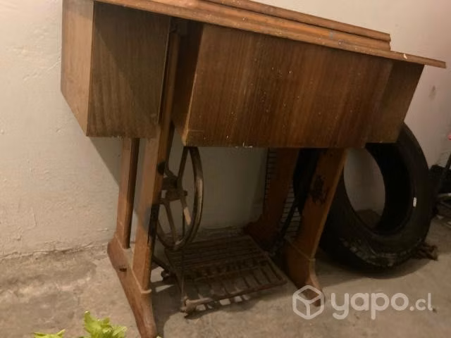 Máquina de coser singer antigua
