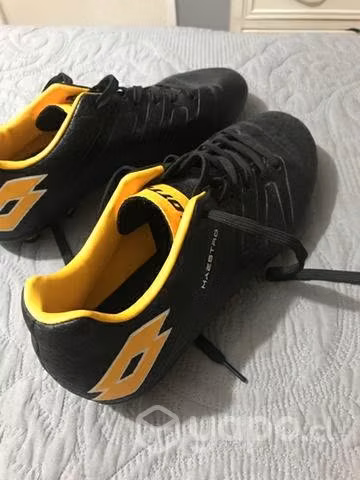Zapatos de fútbol loto