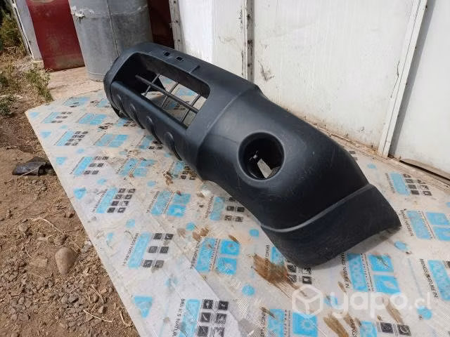 Parachoques delantero Nissan Terrano D22