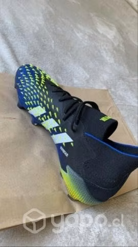 Zapato de fútbol profesional Adidas