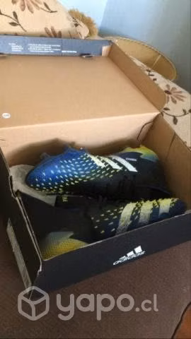 Zapato de fútbol profesional Adidas
