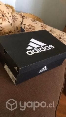 Zapato de fútbol profesional Adidas