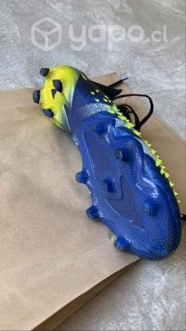 Zapato de fútbol profesional Adidas