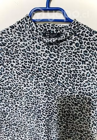 Top print Shein nuevo - Imagen 2