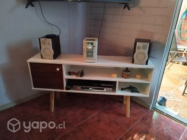 Rack con puerta. Estilo Nórrdico