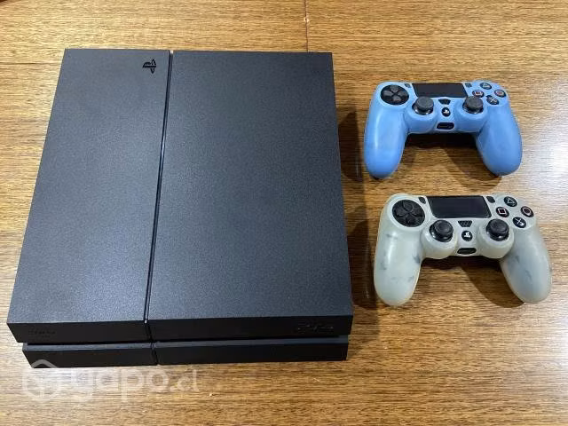 PlayStation 4 Standard + Juegos