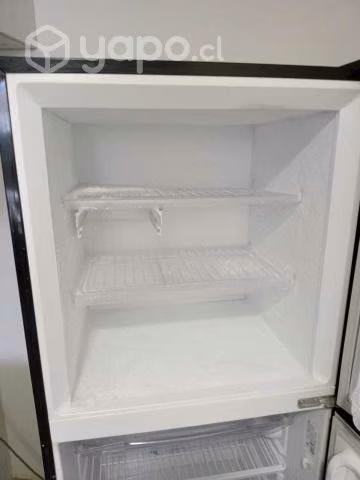 Refrigerador marca MADEMSA
