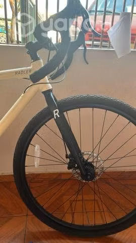 Bicicleta de gravel RADLER