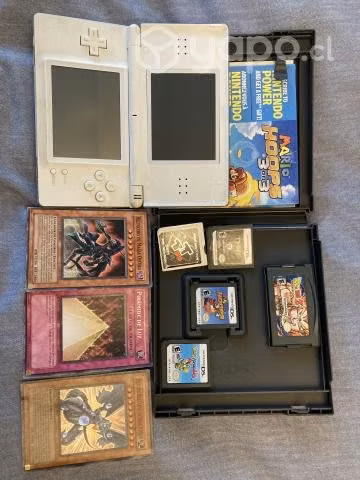 Nintendo DSLite + Juegos y cartas de colección