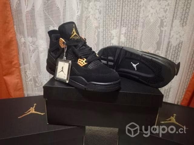 Jordan Retro 4 Royalty Talla 40