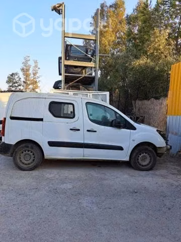 Yugo trasero peugeot partner 2012-2018 usado