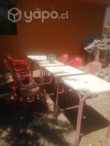 3 mesas 6 sillas 4 nuevas y dos usadas